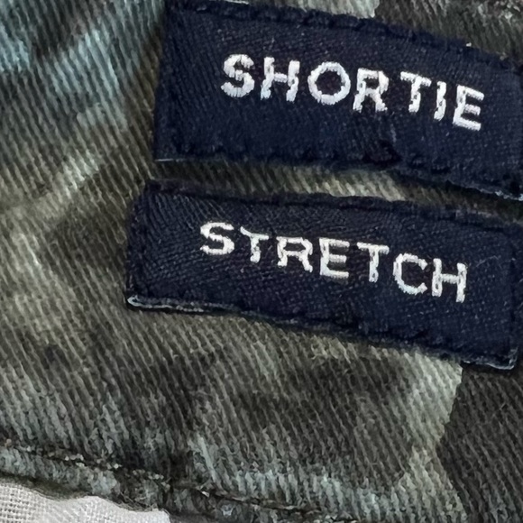 American Eagle Outfitters Camouflage Shortie Shorts Stretch Size 6 - Picture 6 of 7